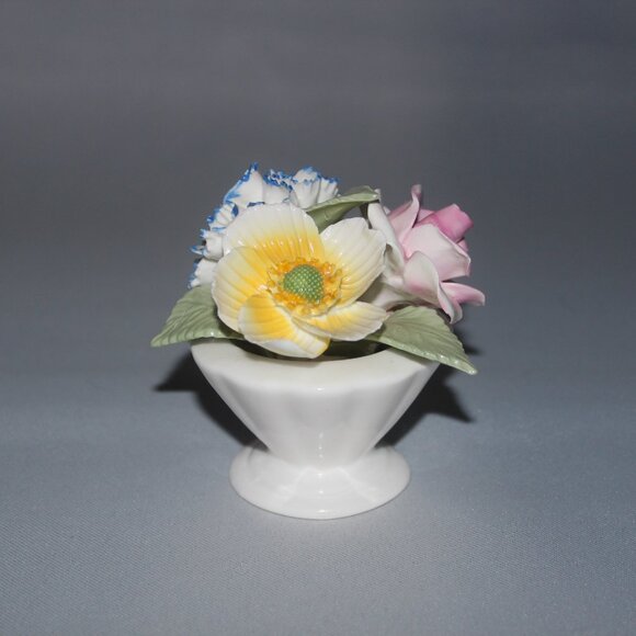 Radnor Floral Bouquet | Staffordshire England | Bone China Potted Floral - Picture 2 of 11